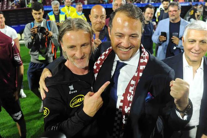 莱比锡红牛 莱比锡红牛